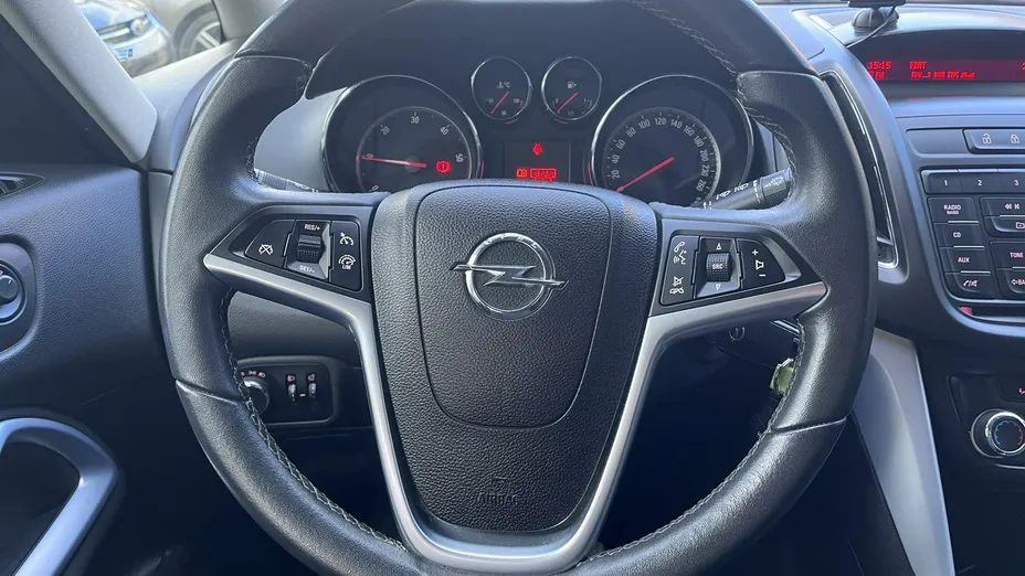 OPEL Zafira -