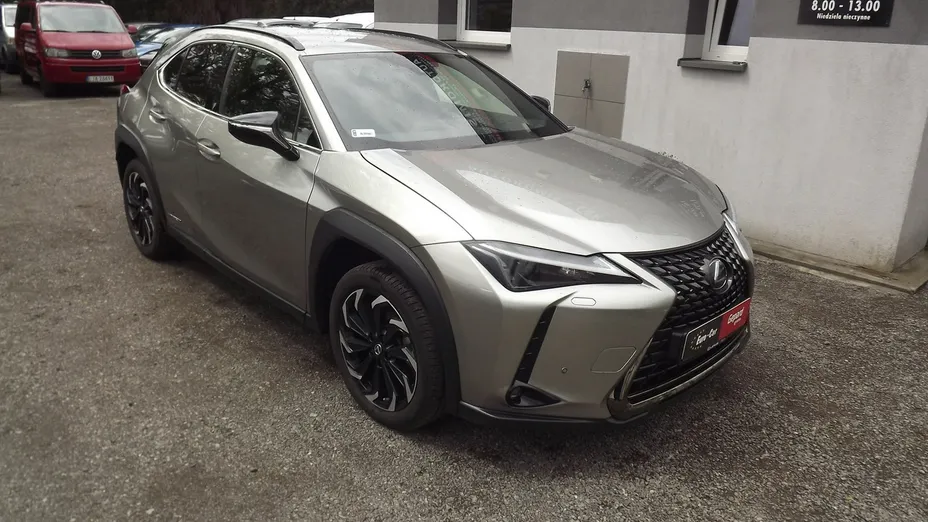 LEXUS UX -