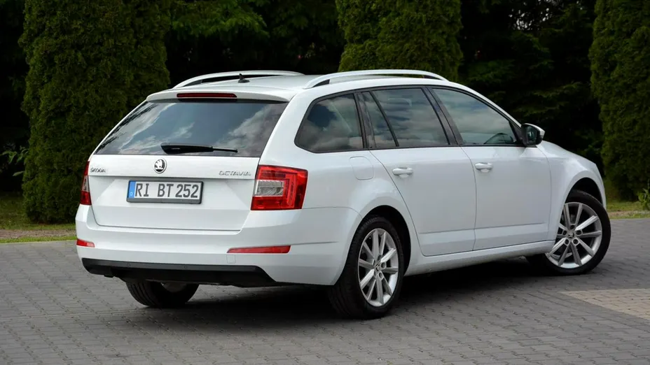 SKODA Octavia -