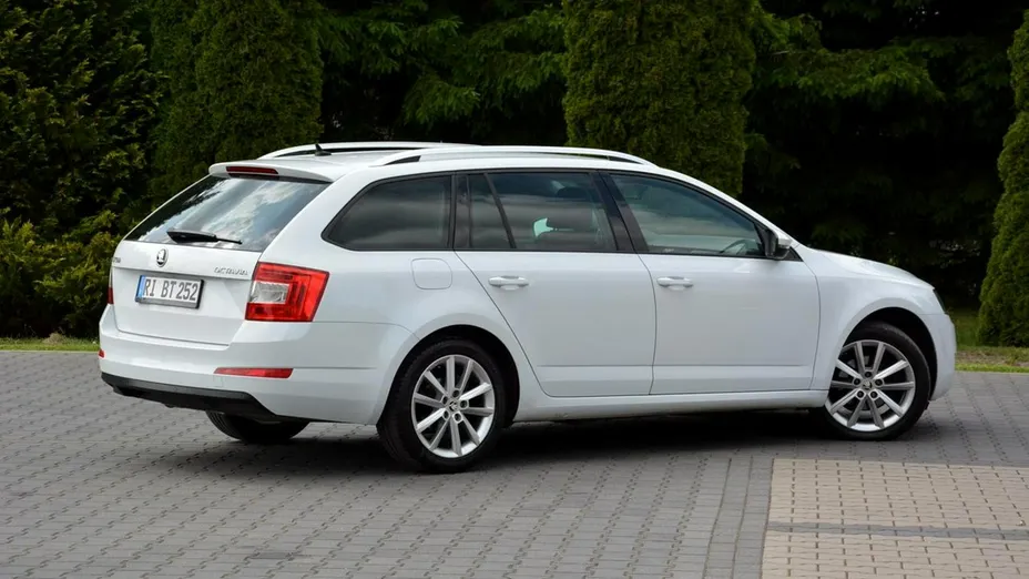 SKODA Octavia -