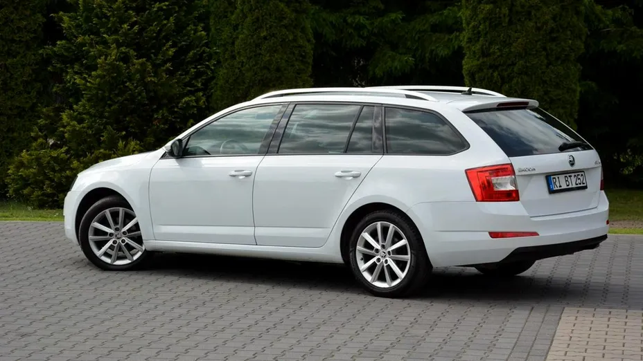SKODA Octavia -