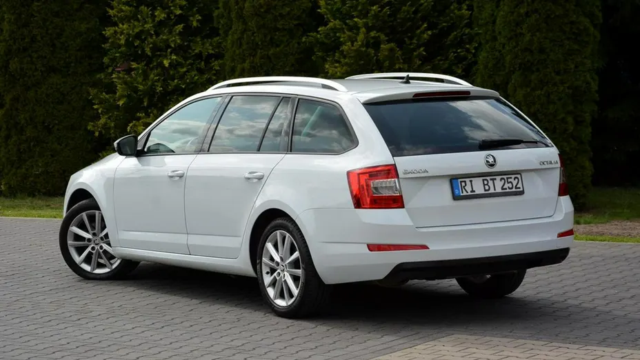 SKODA Octavia -