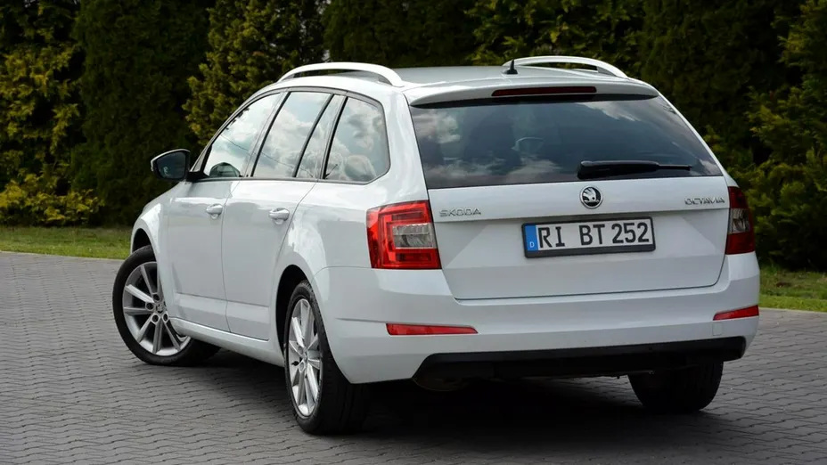 SKODA Octavia -