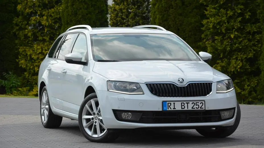 SKODA Octavia -