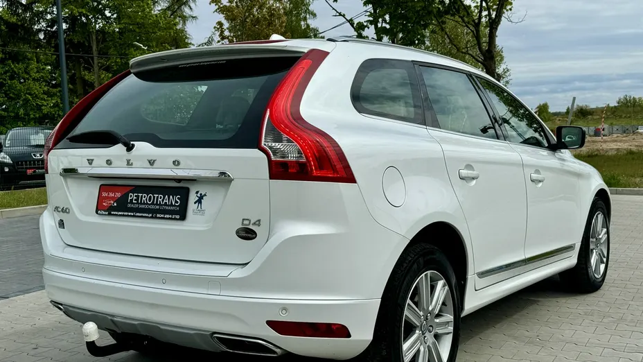VOLVO XC60 -