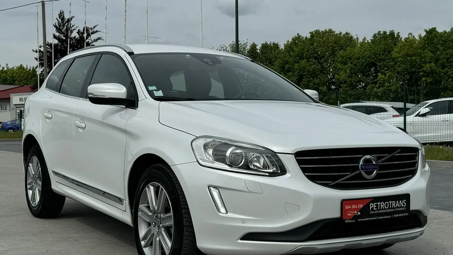 VOLVO XC60 -