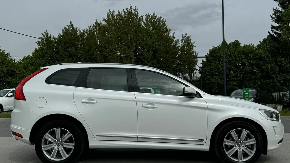 VOLVO XC60 -