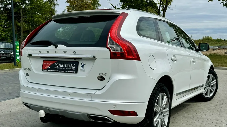 VOLVO XC60 -