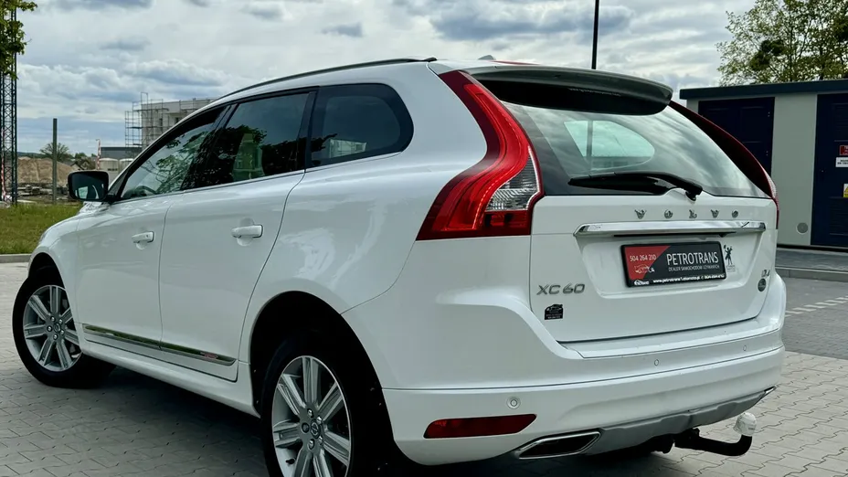 VOLVO XC60 -
