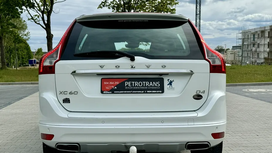 VOLVO XC60 -