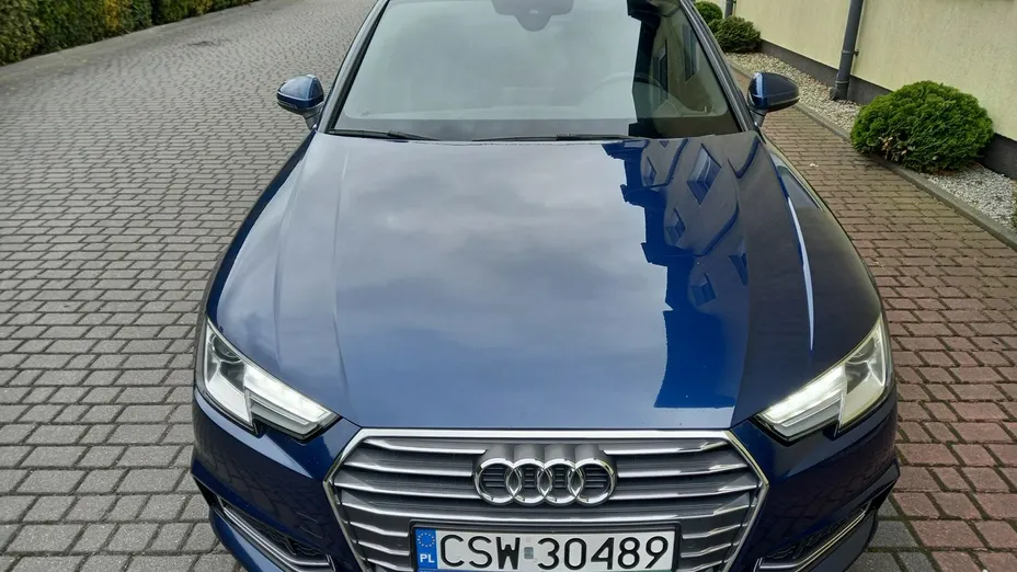 AUDI A4 -
