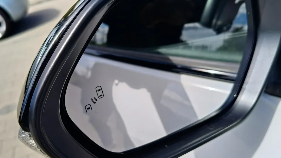 TOYOTA Yaris -