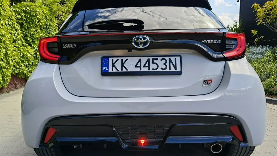 TOYOTA Yaris -