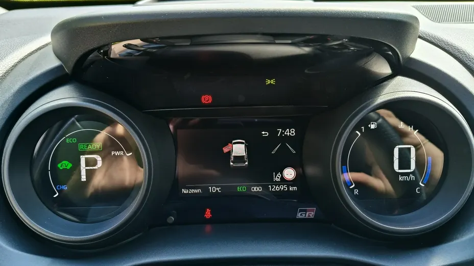 TOYOTA Yaris -