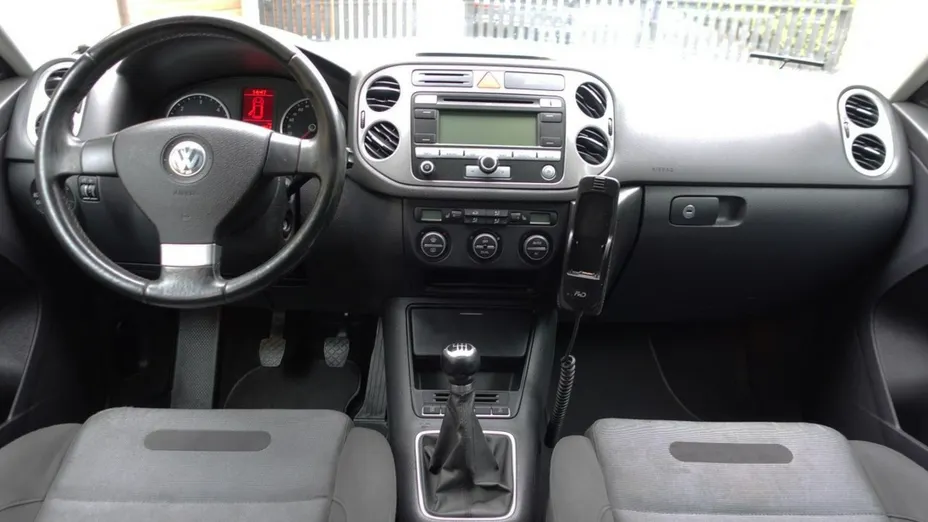 VOLKSWAGEN Tiguan -