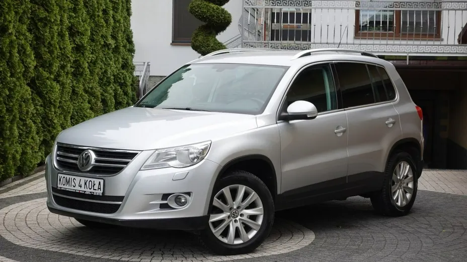 VOLKSWAGEN Tiguan -