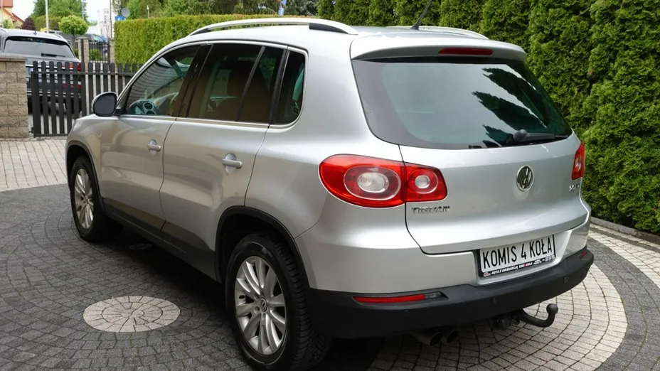 VOLKSWAGEN Tiguan -