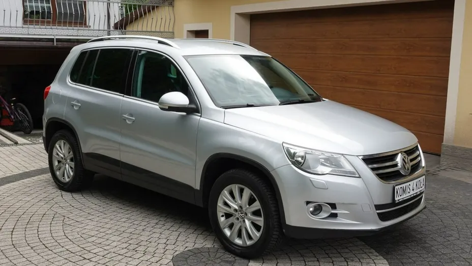 VOLKSWAGEN Tiguan -