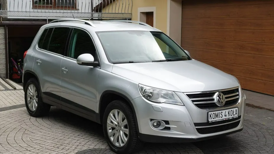 VOLKSWAGEN Tiguan -