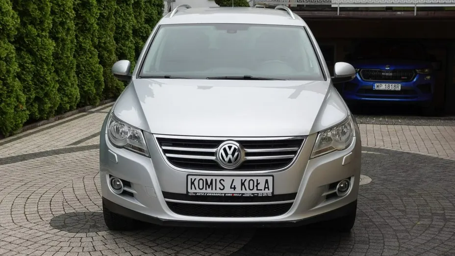 VOLKSWAGEN Tiguan -