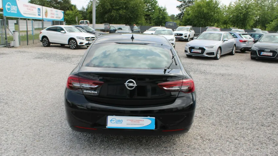OPEL Insignia -