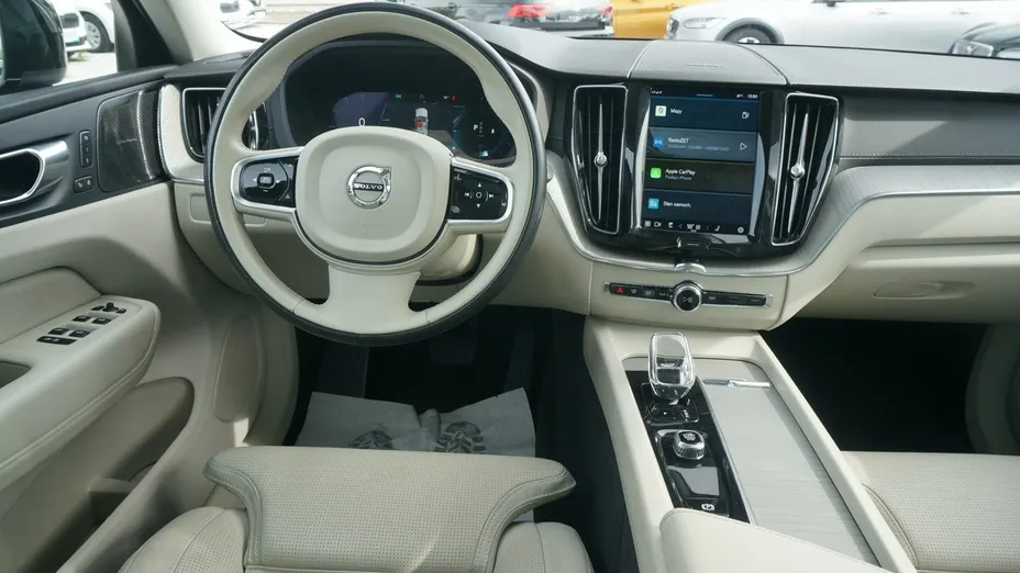 VOLVO XC60 -