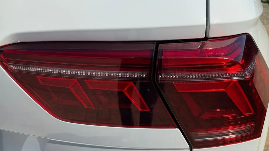 VOLKSWAGEN Tiguan -