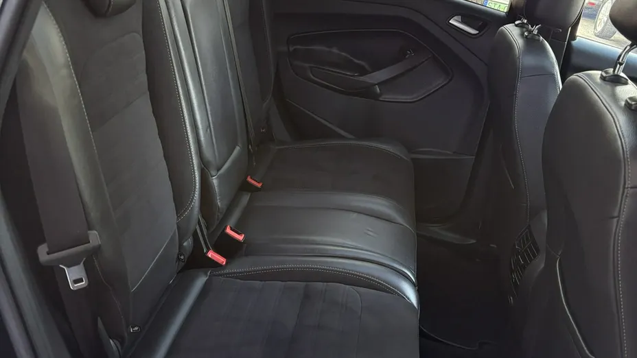 FORD Kuga -