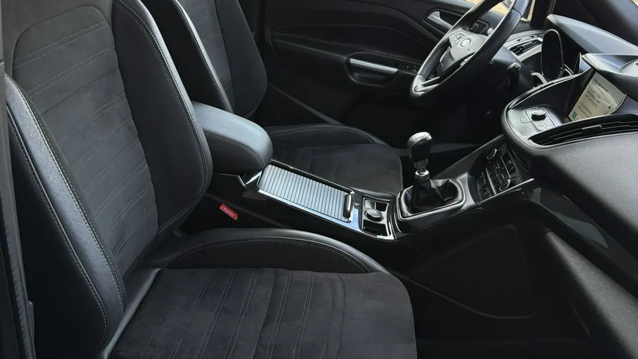 FORD Kuga -
