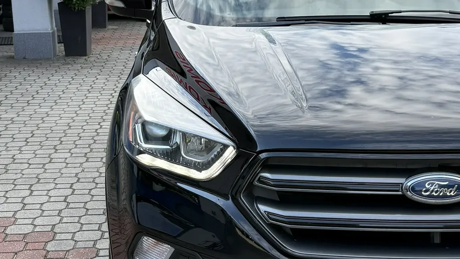 FORD Kuga -
