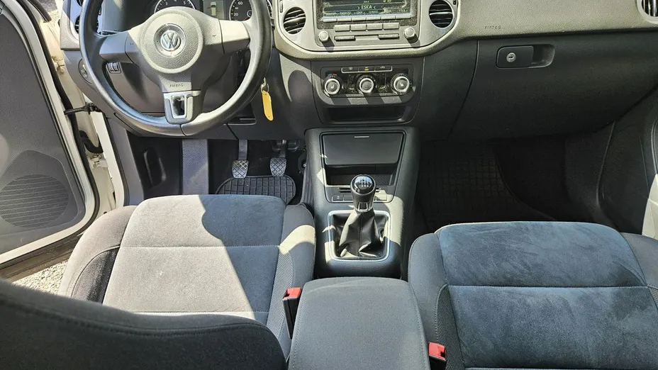 VOLKSWAGEN Tiguan -