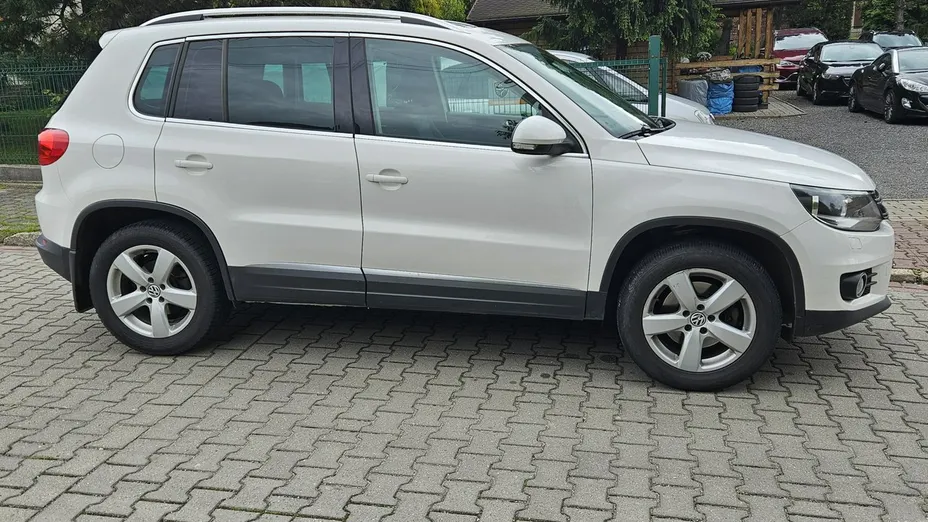 VOLKSWAGEN Tiguan -