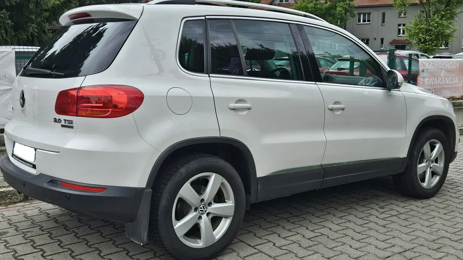 VOLKSWAGEN Tiguan -