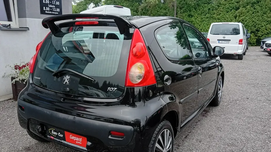 PEUGEOT 107 -