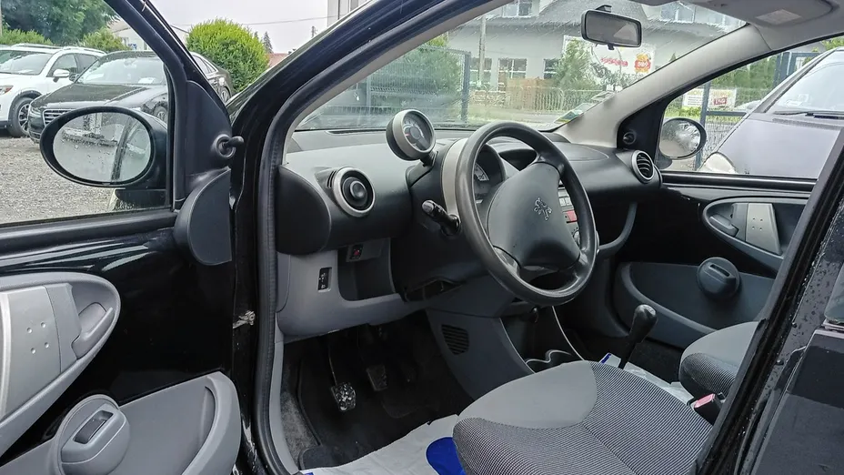 PEUGEOT 107 -