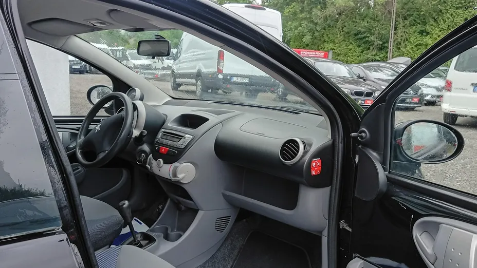 PEUGEOT 107 -