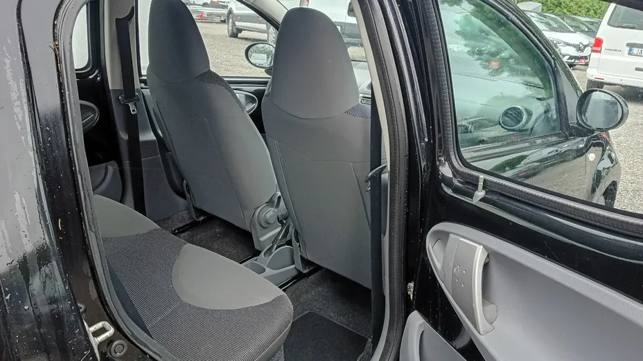 PEUGEOT 107 -