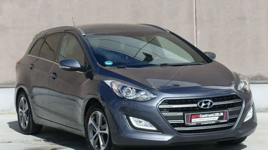 HYUNDAI i30 -