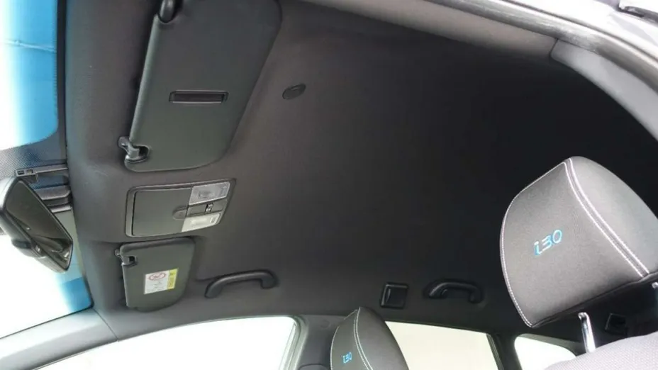 HYUNDAI i30 -