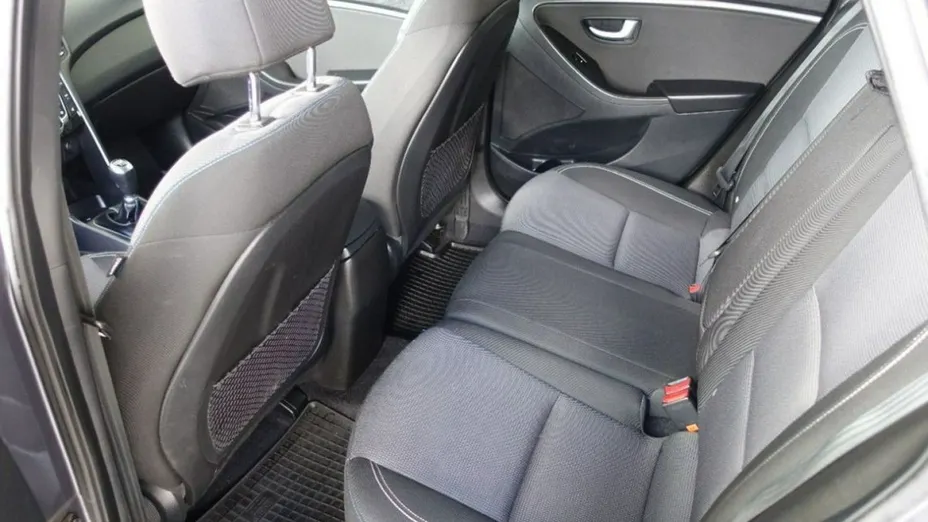 HYUNDAI i30 -