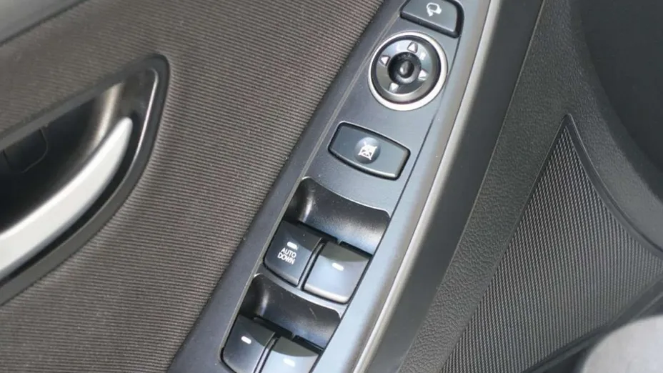 HYUNDAI i30 -