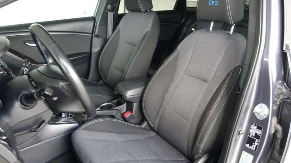 HYUNDAI i30 -