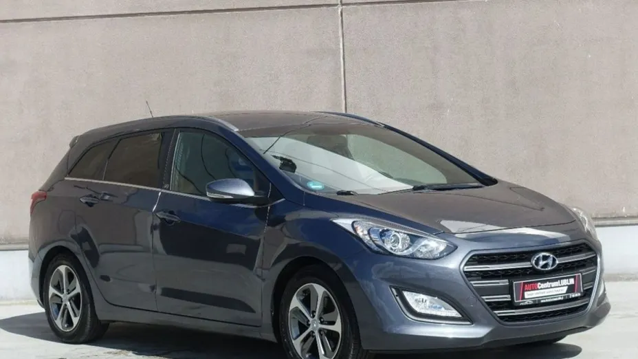 HYUNDAI i30 -