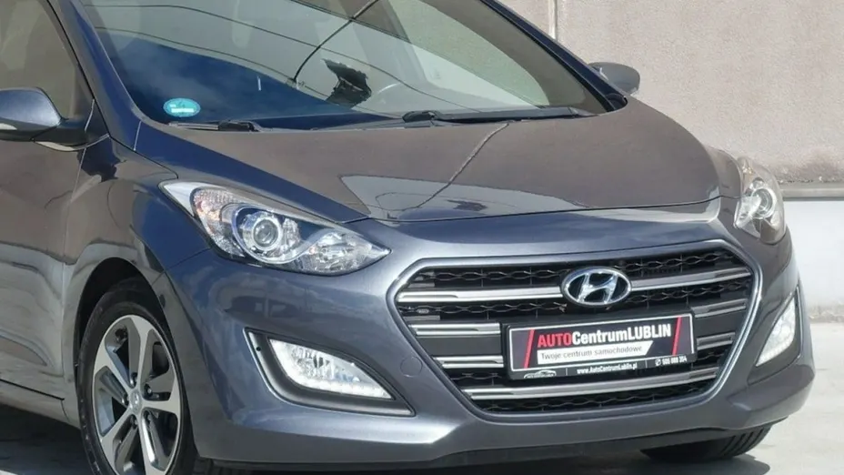 HYUNDAI i30 -
