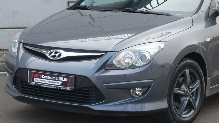 HYUNDAI i30 -