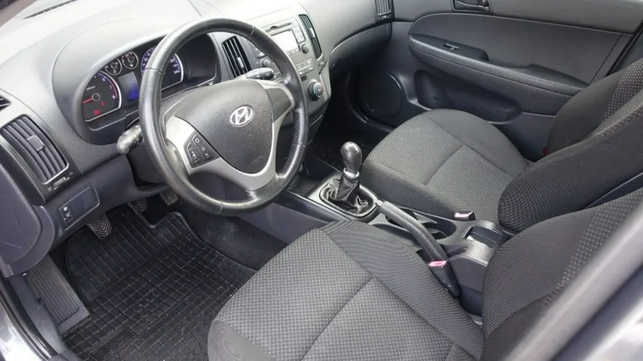 HYUNDAI i30 -