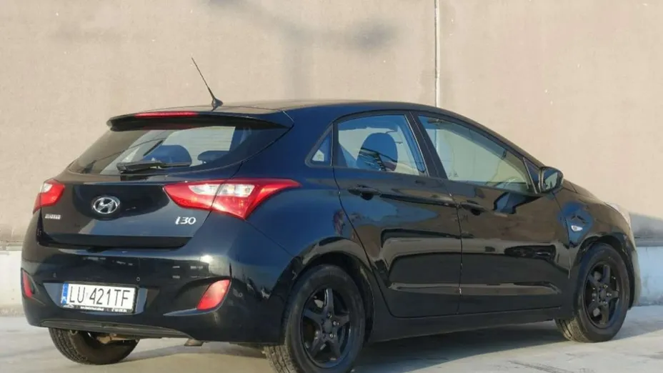 HYUNDAI i30 -