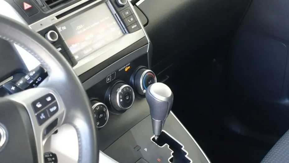 TOYOTA Verso -