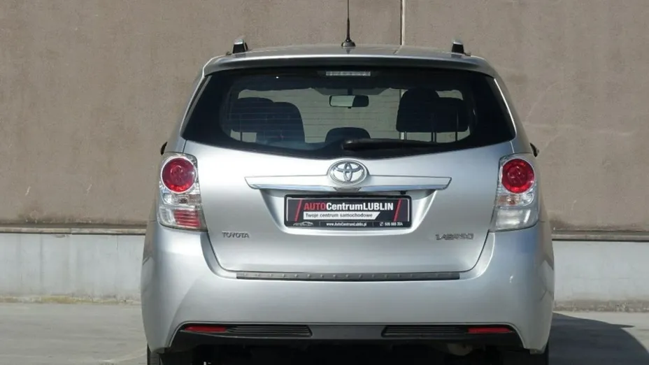 TOYOTA Verso -