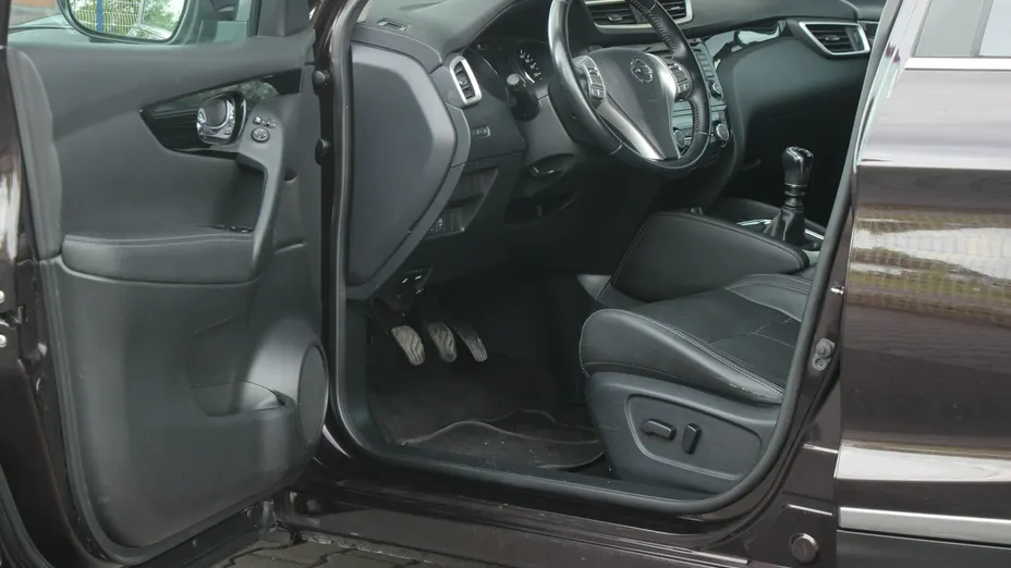 NISSAN Qashqai -